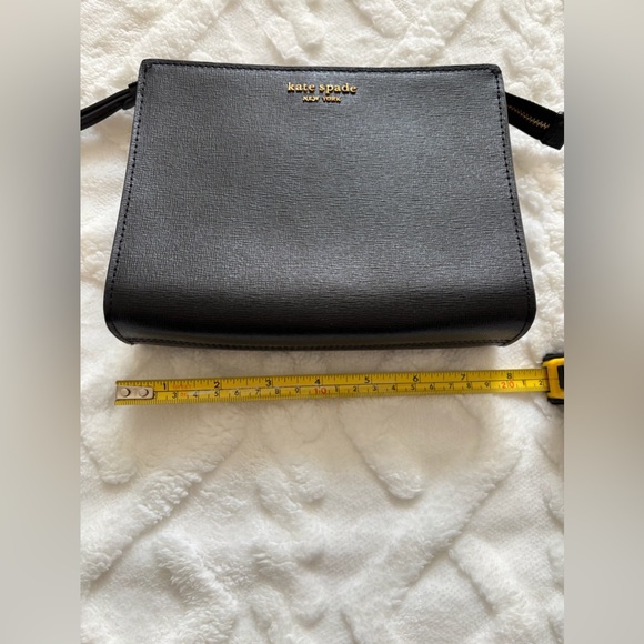 Kate Spade Morgan gusseted wristlet ￼ - Picture 4 of 5